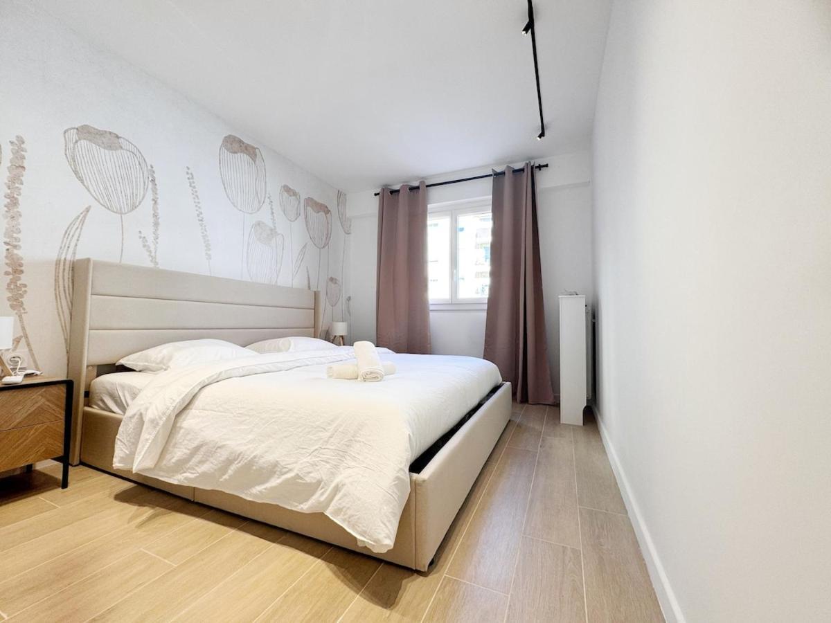 Rf112 - T3 Lumineux A Deux Pas Du Port *