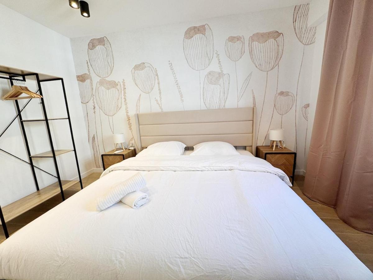 Rf112 - T3 Lumineux A Deux Pas Du Port * Nice