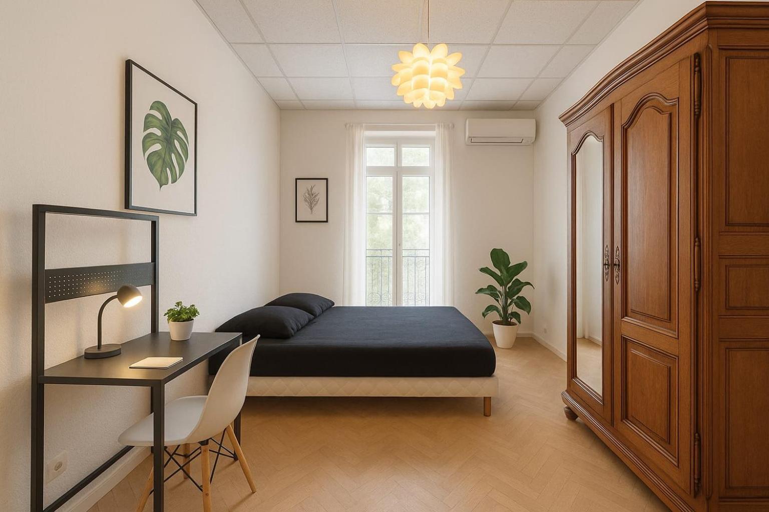 Beautiful Spacious Air Conditioned - Center