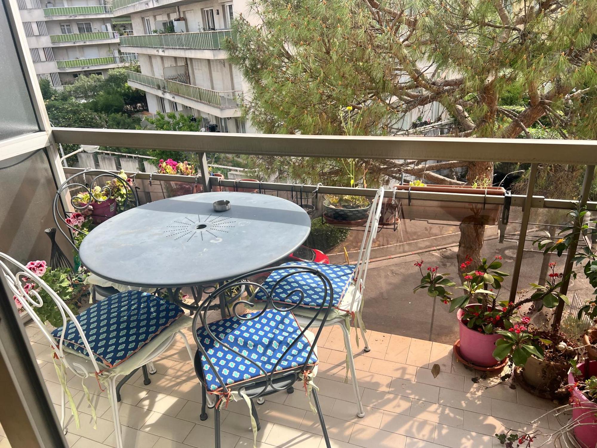 Apartment Studio Nice Colline Avec Parking Prive
