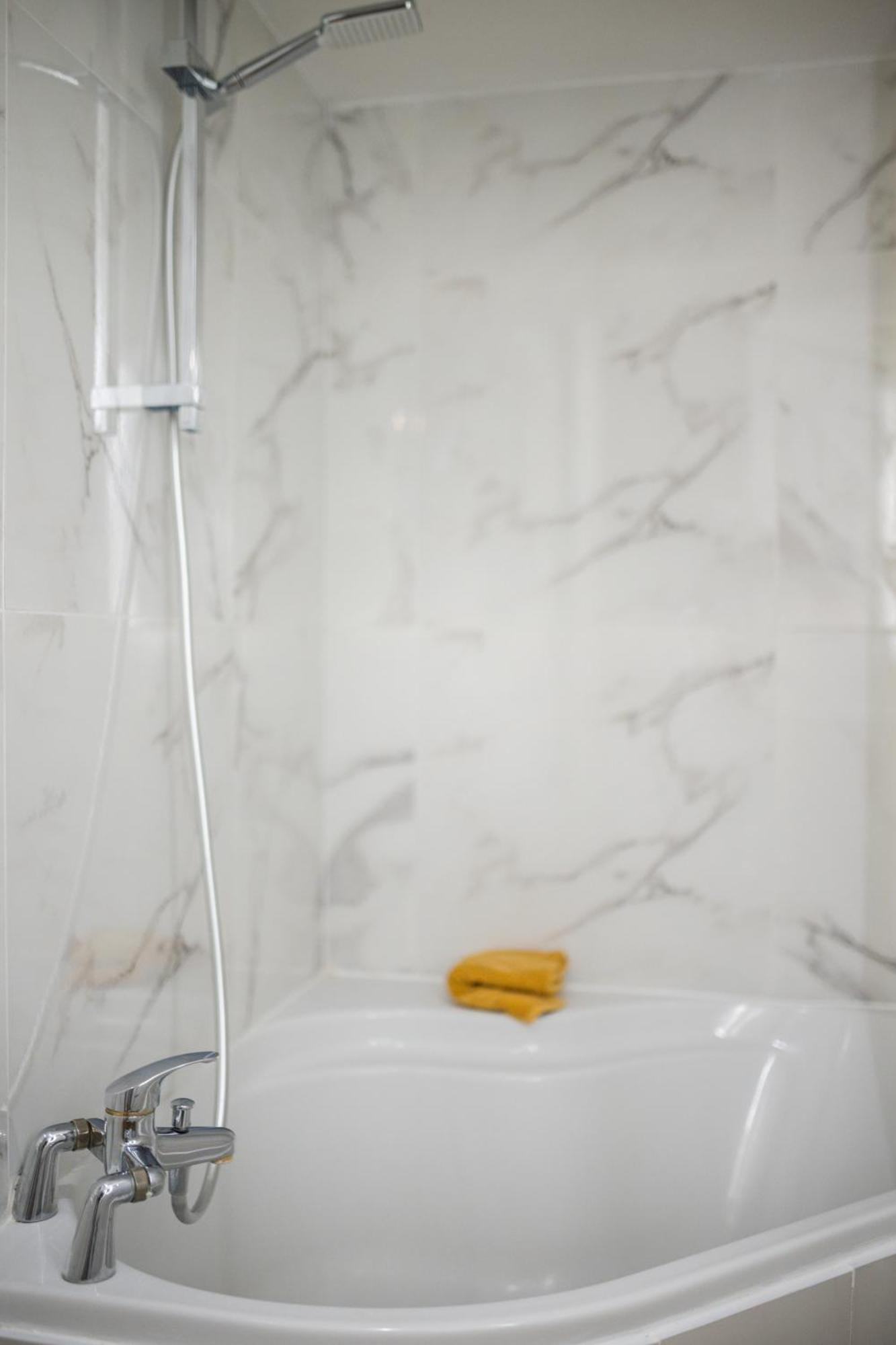 Holiday home Maison De Familiale, 5 Chambres, Terrasse, A 20 Minutes Du Centre Nice