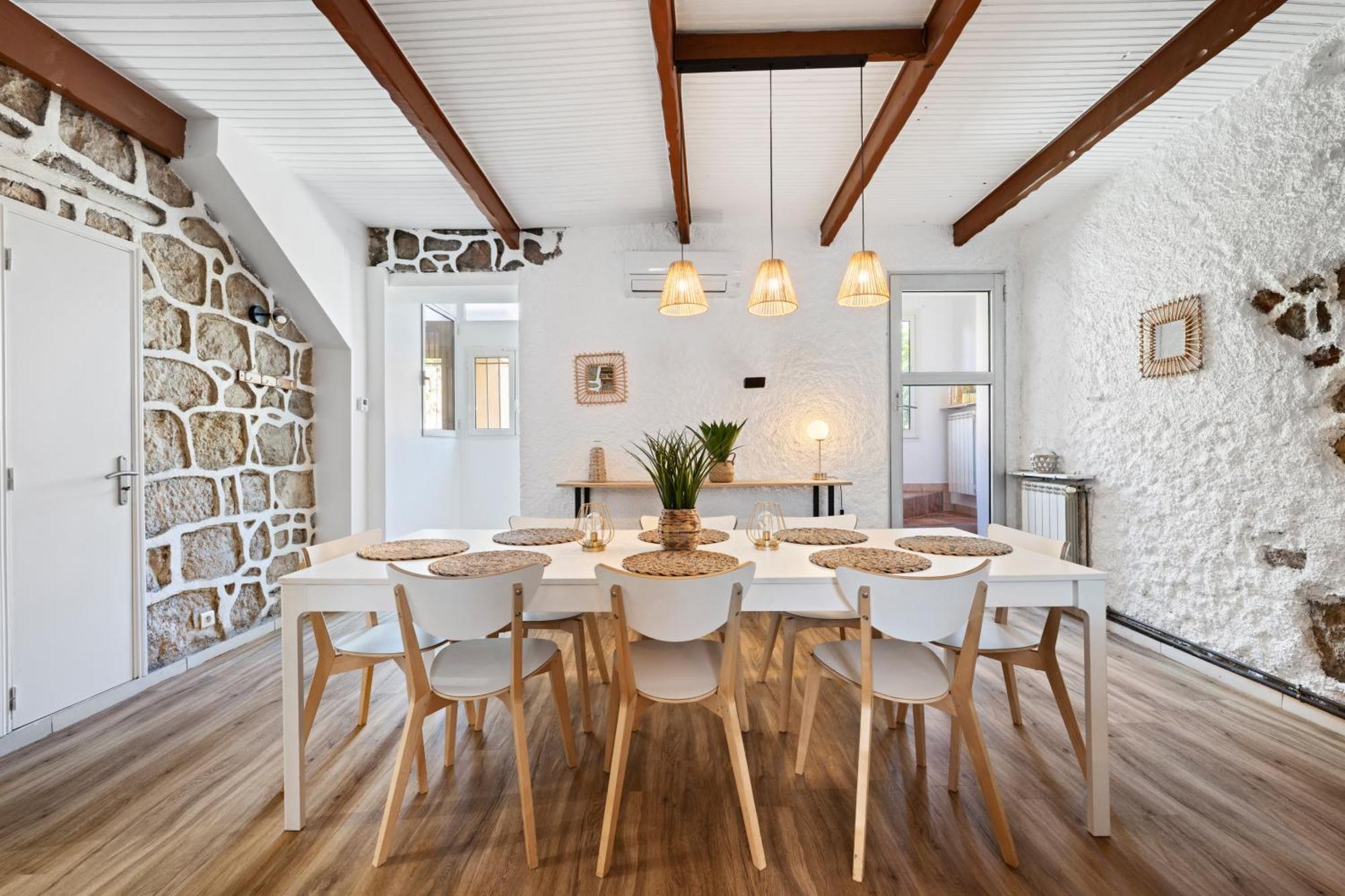 Holiday home Maison De Familiale, 5 Chambres, Terrasse, A 20 Minutes Du Centre Nice