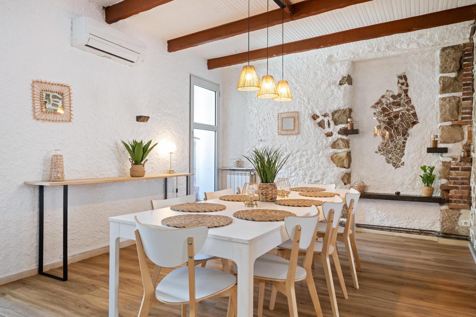 Holiday home Maison De Familiale, 5 Chambres, Terrasse, A 20 Minutes Du Centre Nice