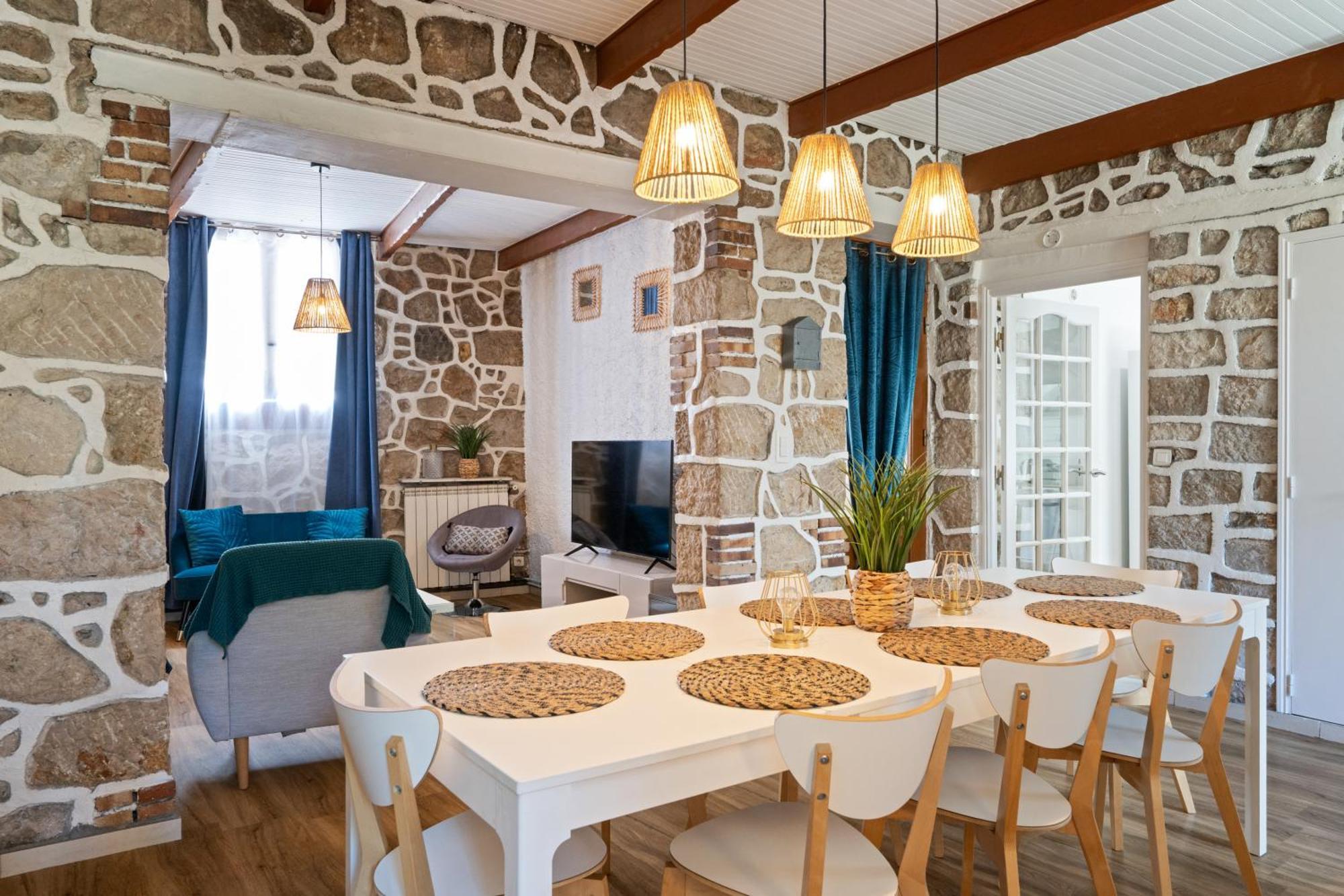 Holiday home Maison De Familiale, 5 Chambres, Terrasse, A 20 Minutes Du Centre *