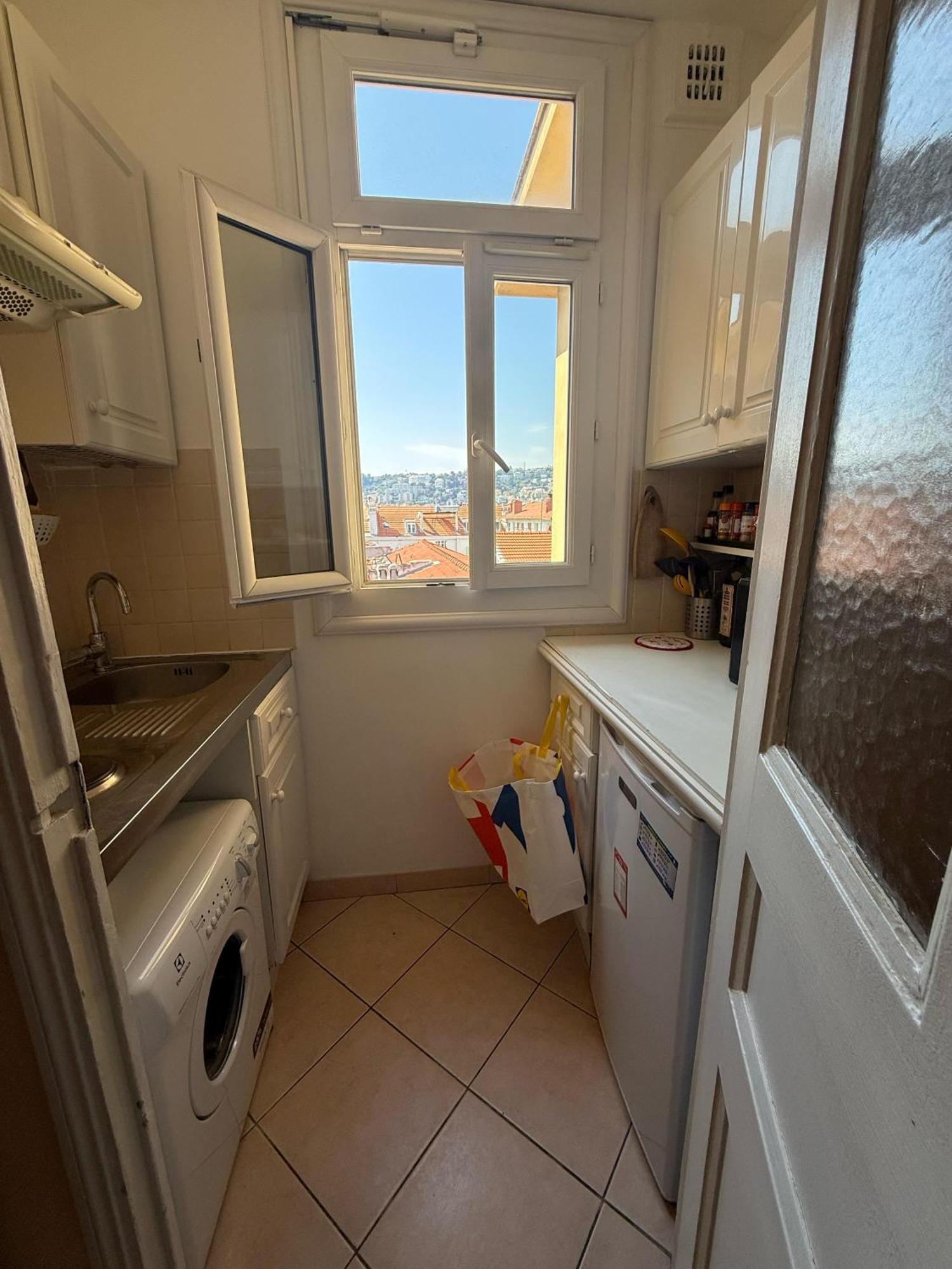 Charming Riviera Top-floor Near The Apartment Nice