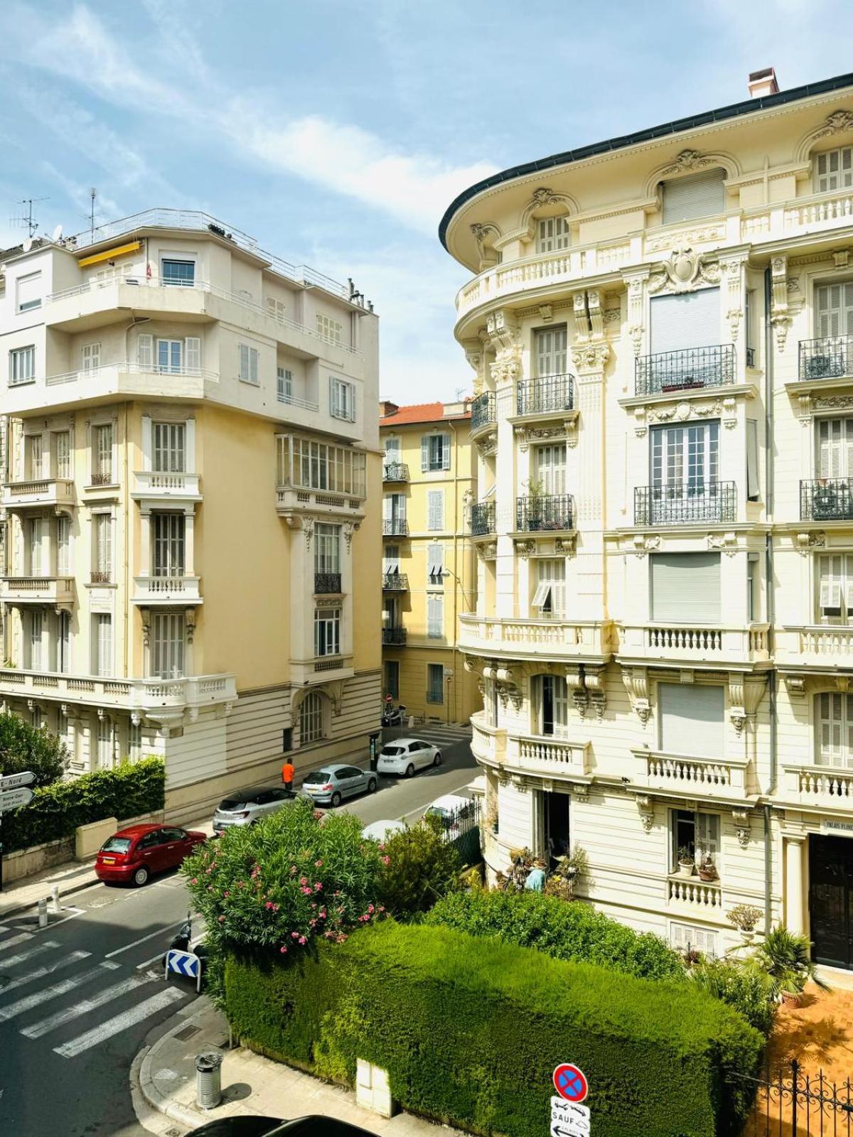 Apartment Beautiful Near The