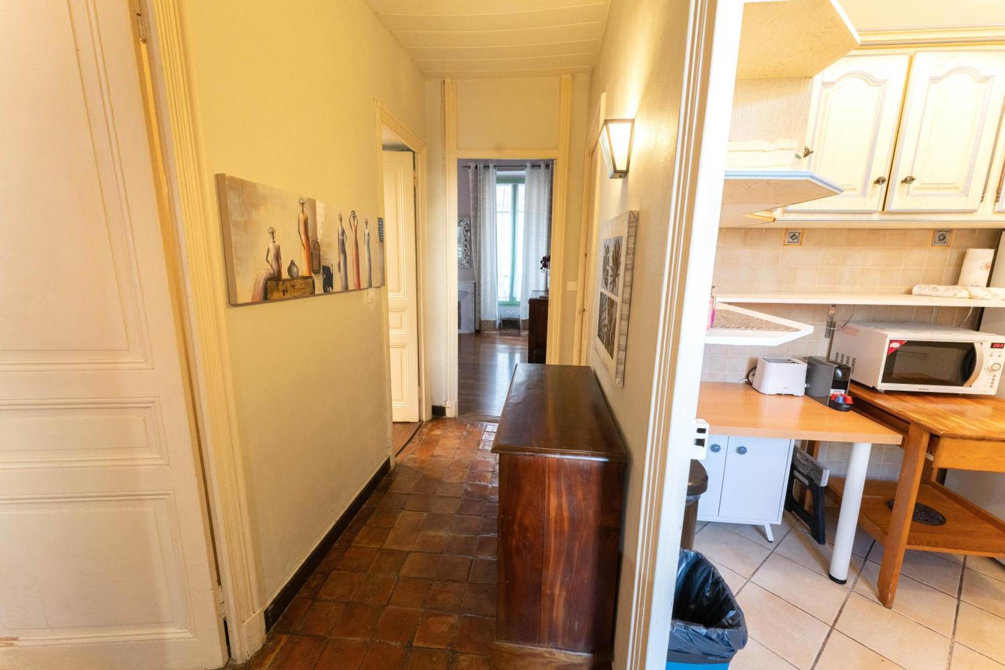 Apartment Spacieux 2p Centre Climatise *