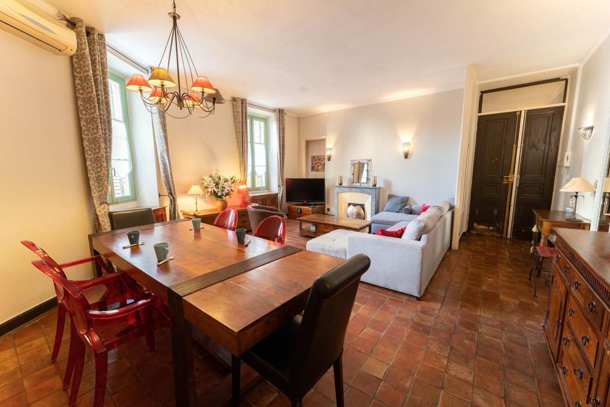 Apartment Spacieux 2p Centre Climatise