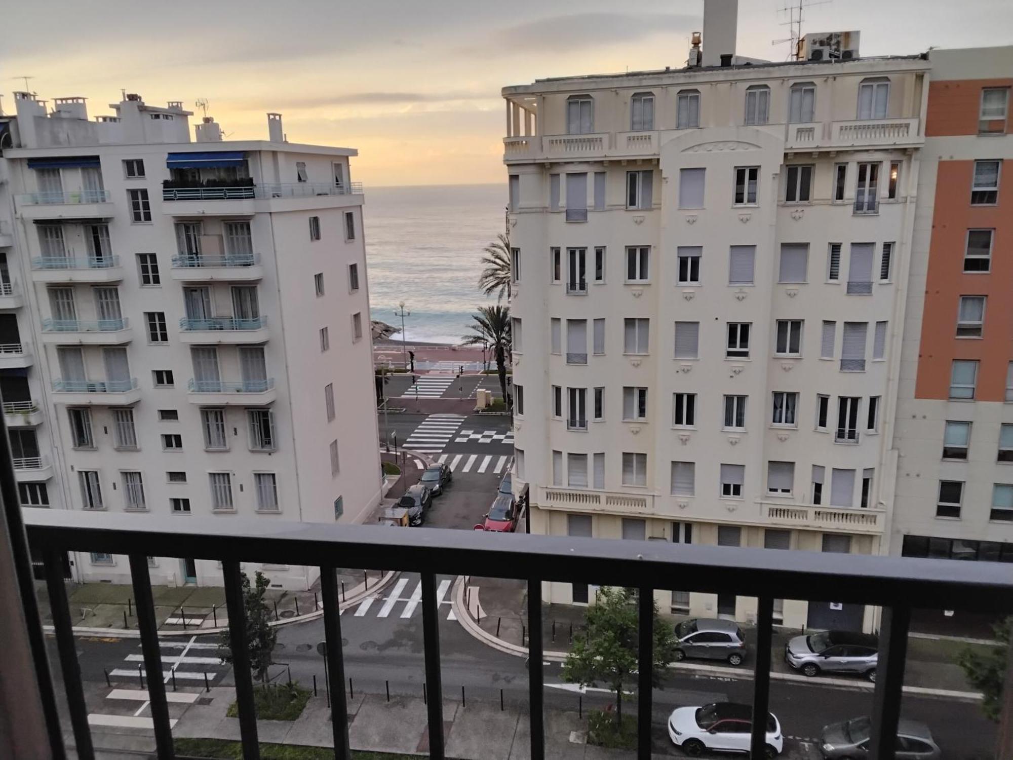 Pres De La Promenade Apartment *