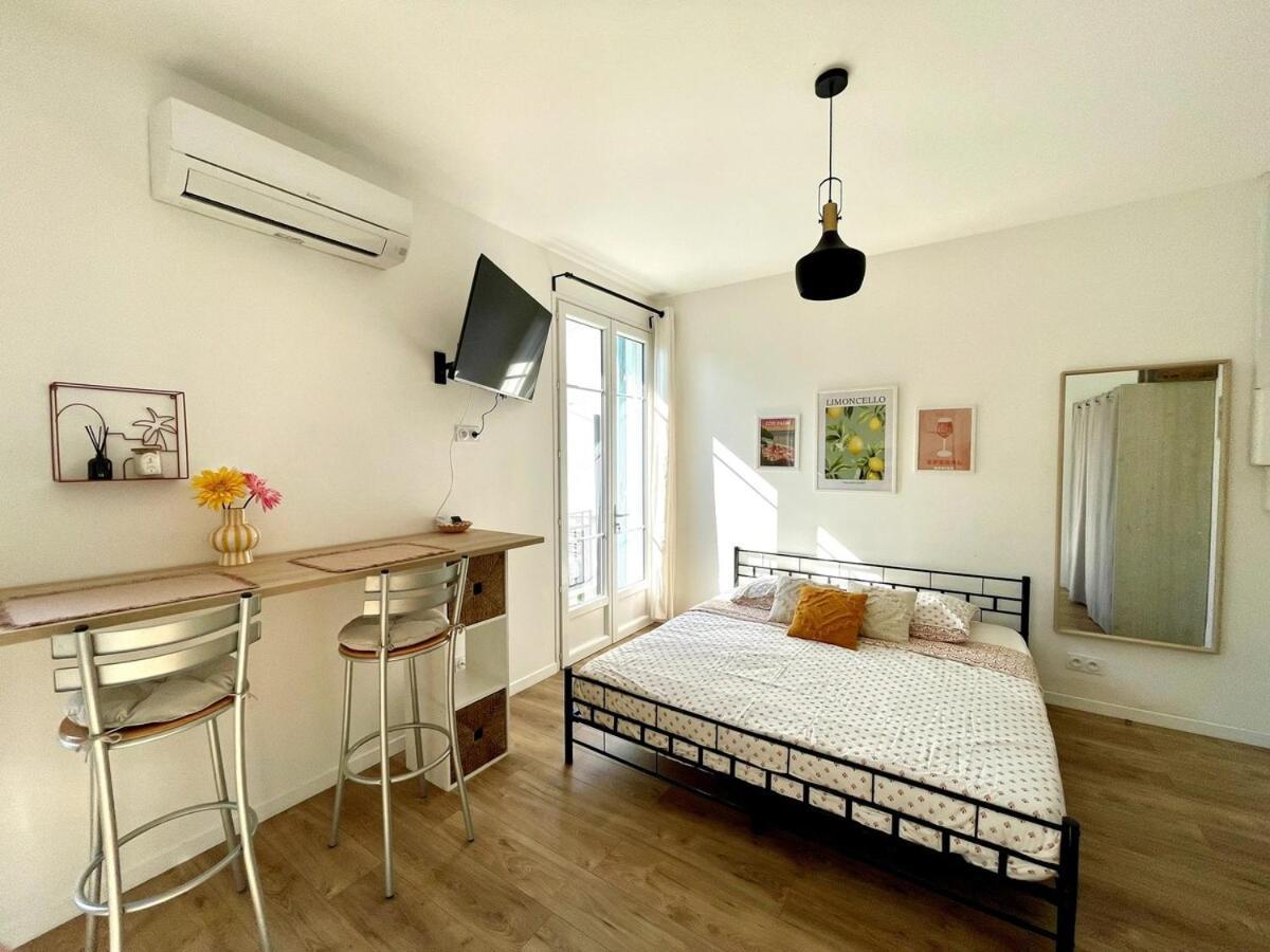 Proche Mer, Avec Terrasse Et Parking Apartment