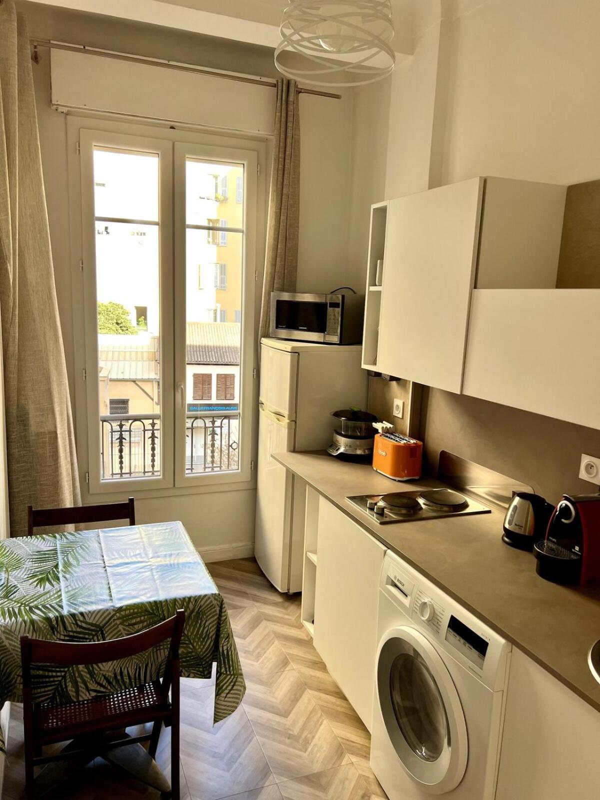 Lumineux Dans Le Quartier Des Fleurs Apartment *