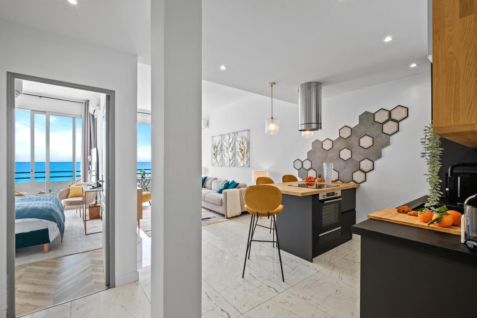 Endless Azure Apartment *