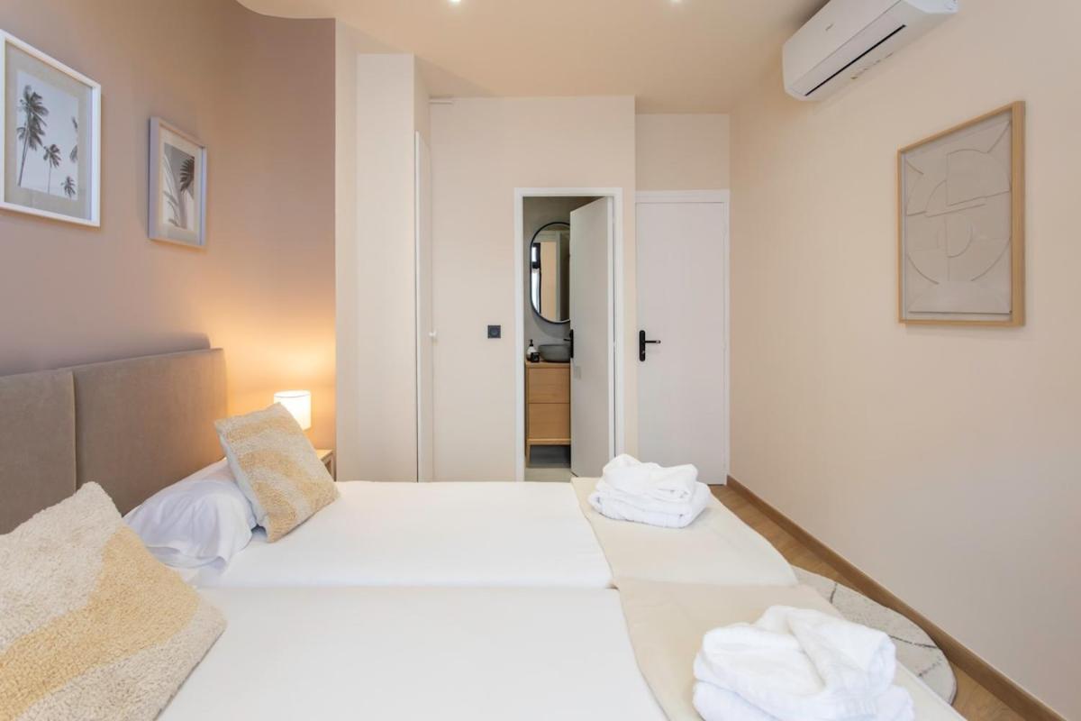 #52 Etoile ,central, Balcony, Ac-5 Min P Massena