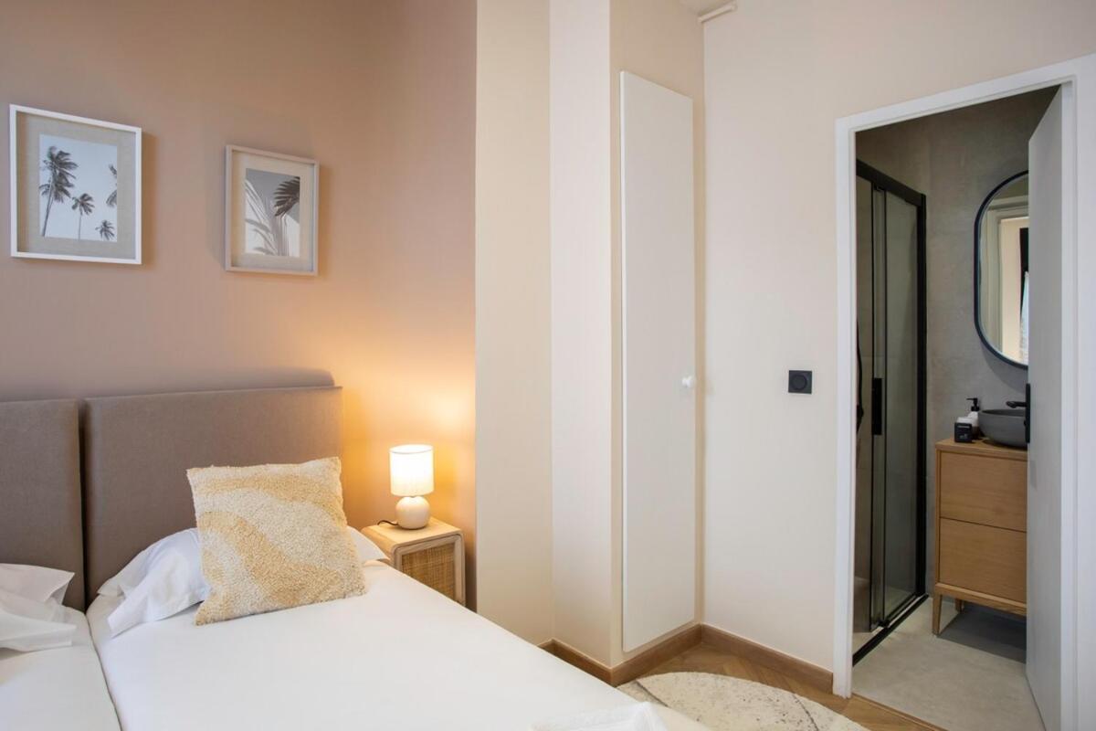 #52 Etoile ,central, Balcony, Ac-5 Min P Massena Nice