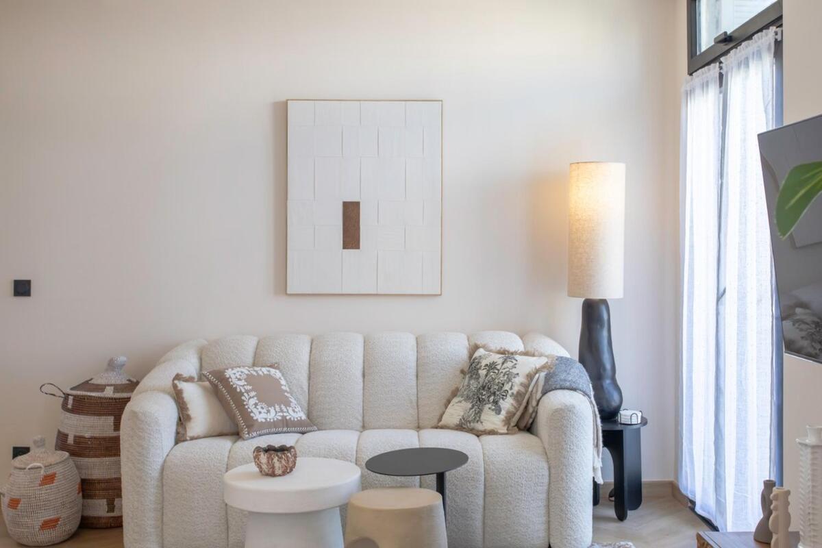 #52 Etoile ,central, Balcony, Ac-5 Min P Massena