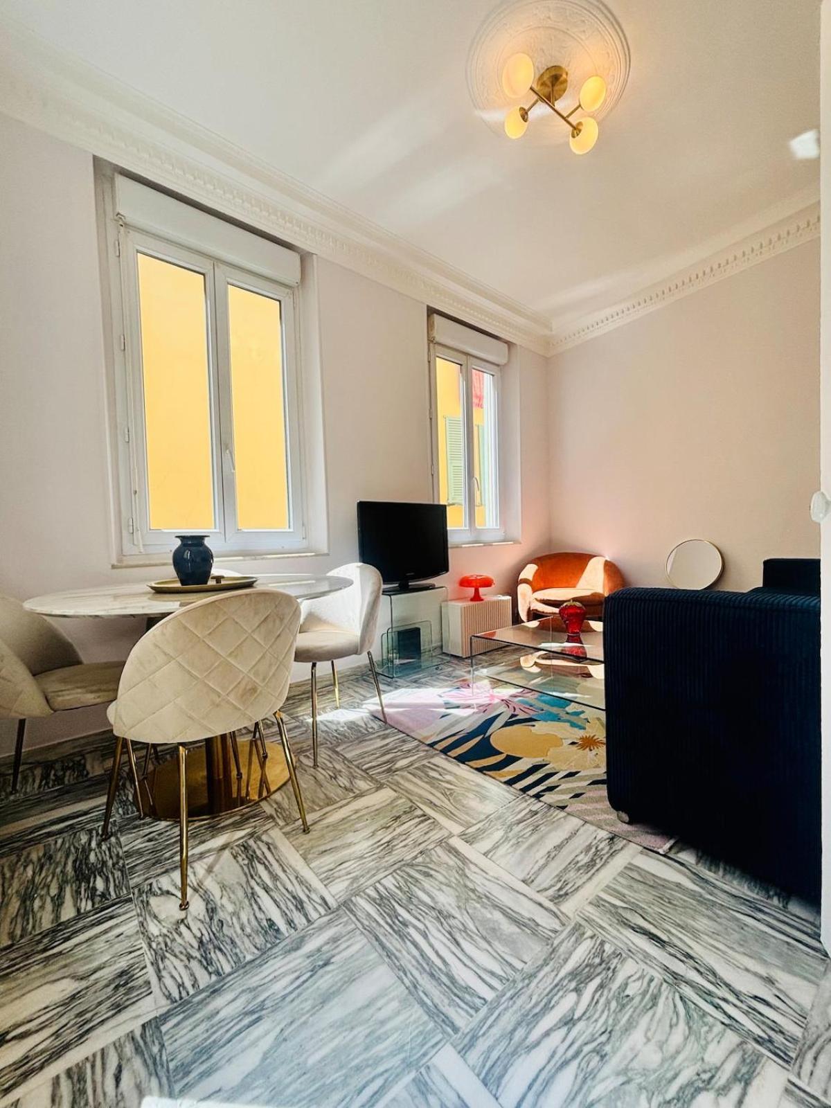 Centre Ville-vieille Ville-promenade Des Apartment *