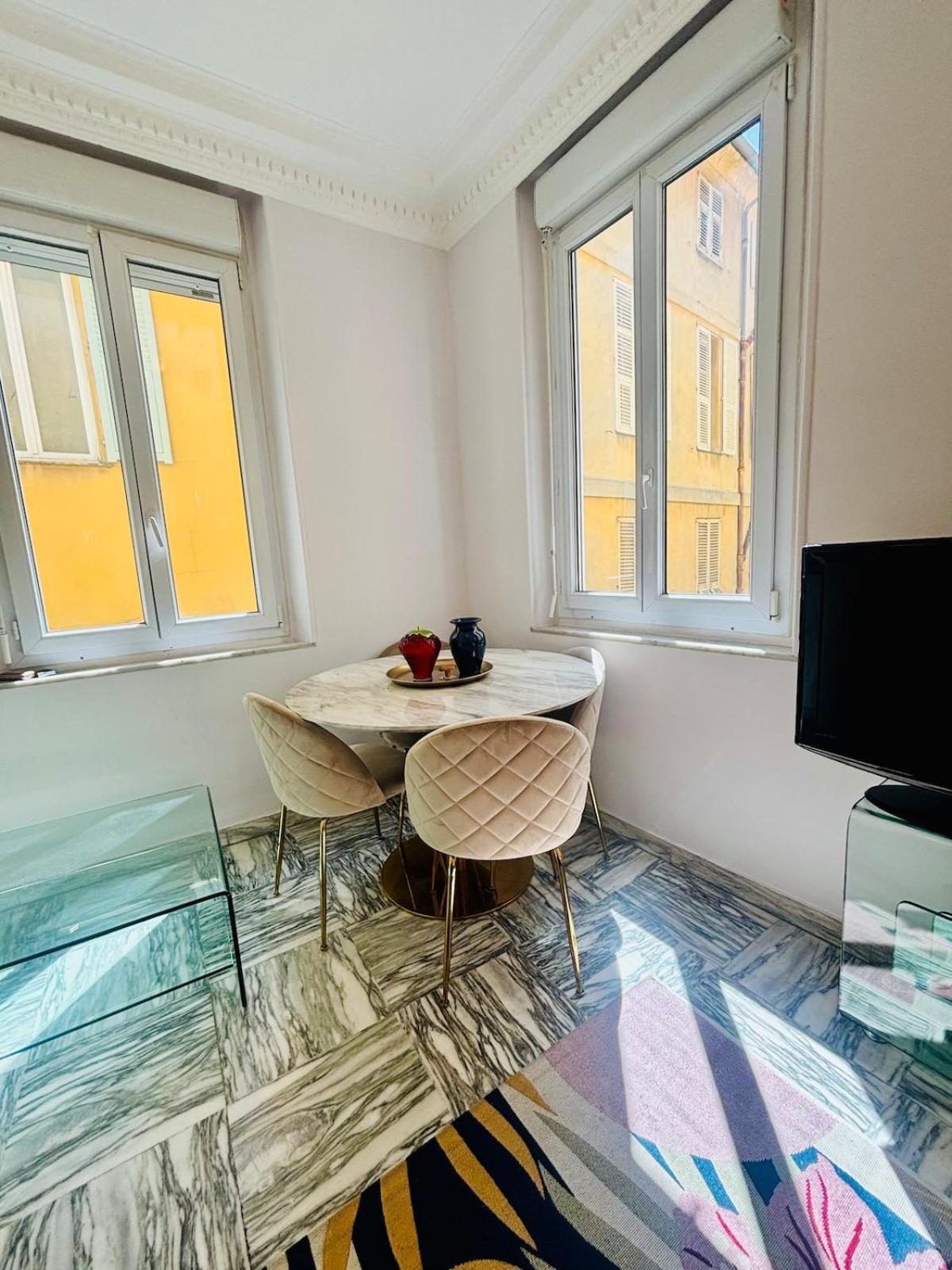 Apartment Centre Ville-vieille Ville-promenade Des