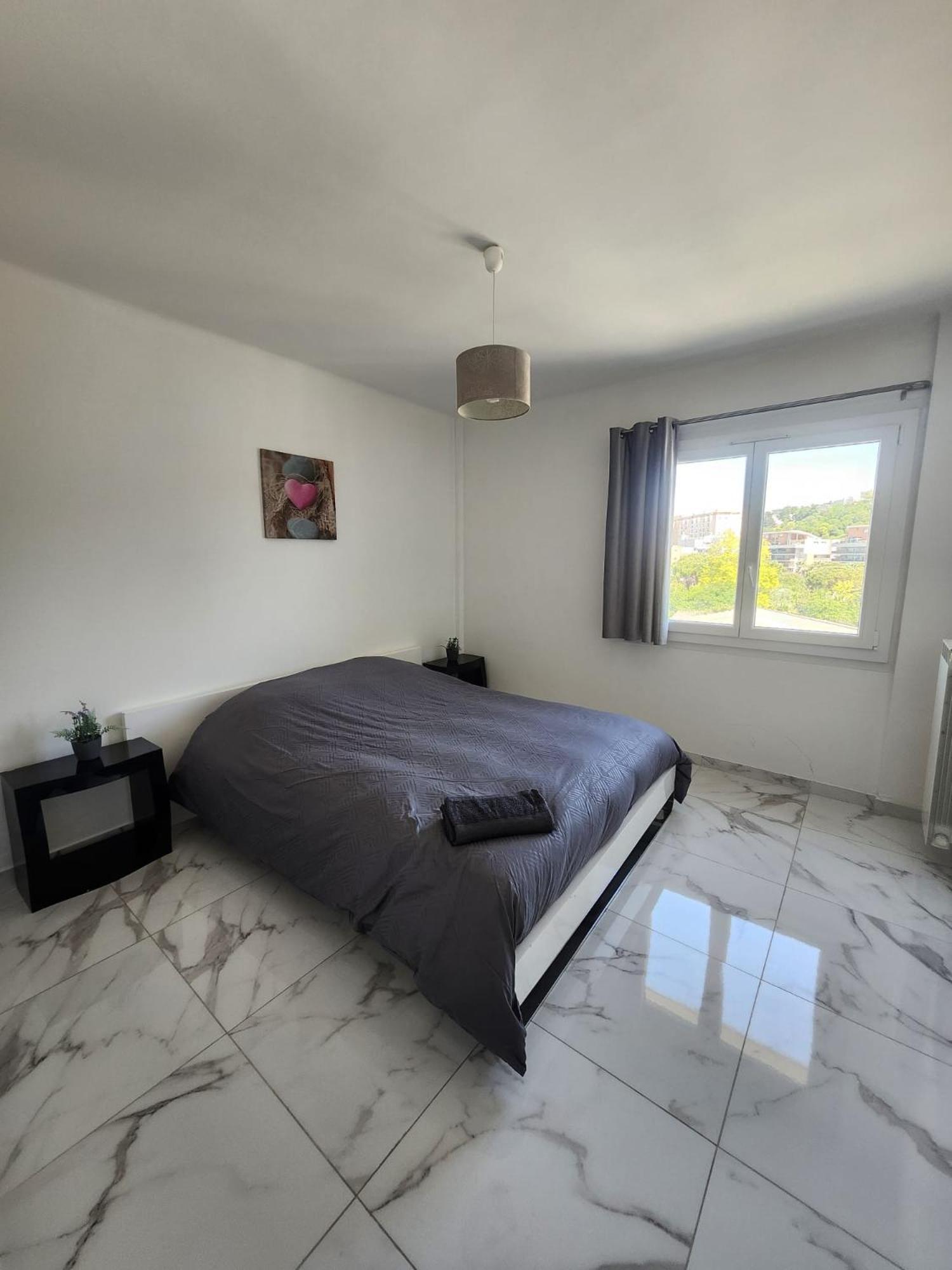 Apartment Spacieux 3 Et Balcon