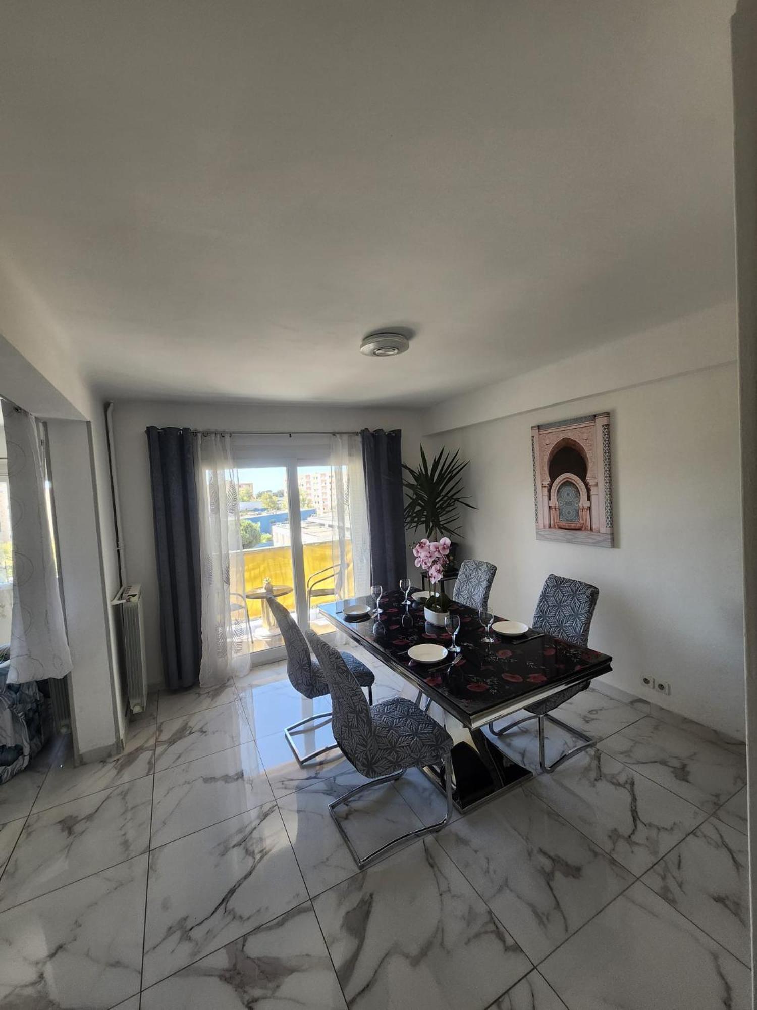 Spacieux 3 Et Balcon Apartment