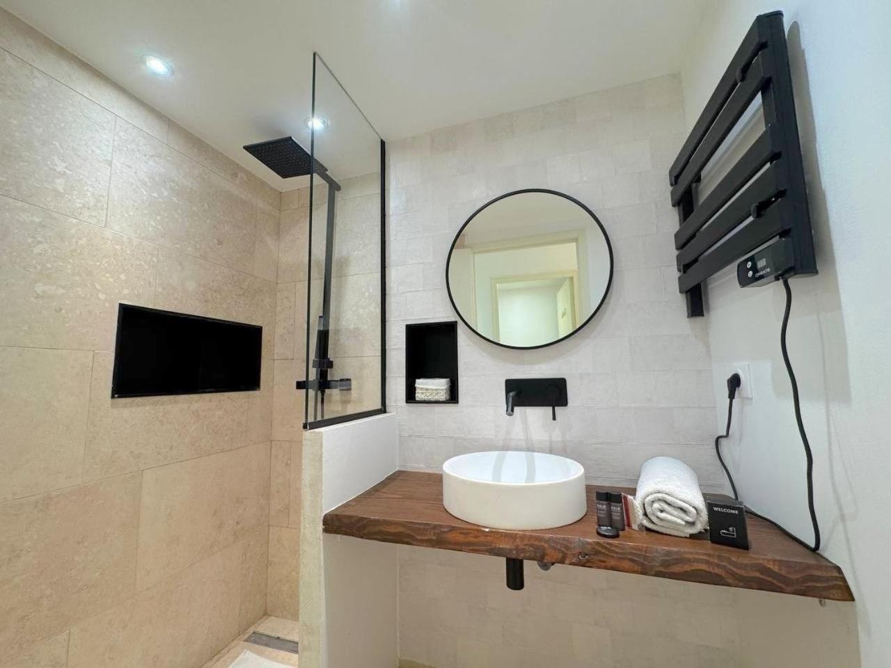 Vieux-nice Climatise: Charme Commodites Apartment Nice
