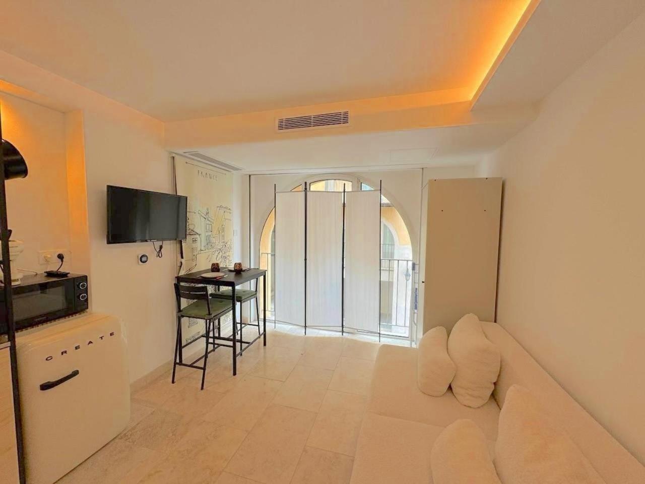 Apartment Vieux-nice Climatise: Charme Commodites *