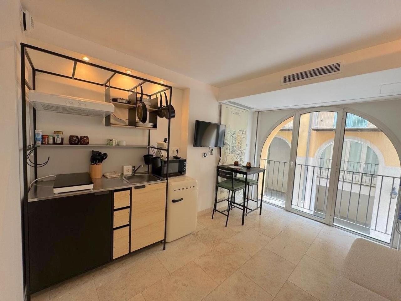 Vieux-nice Climatise: Charme Commodites Apartment *