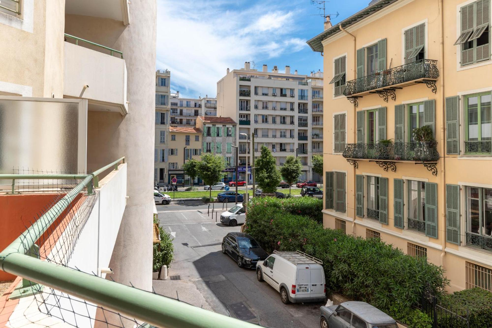 Happyfew Le Palais Des Arts *