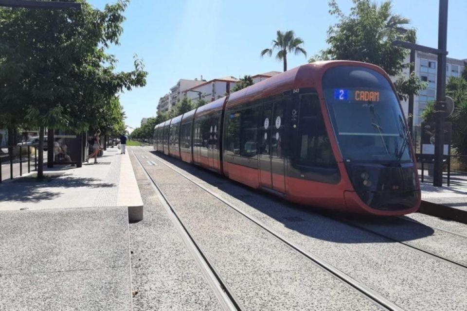 Calif, Face Tram Proche Nice