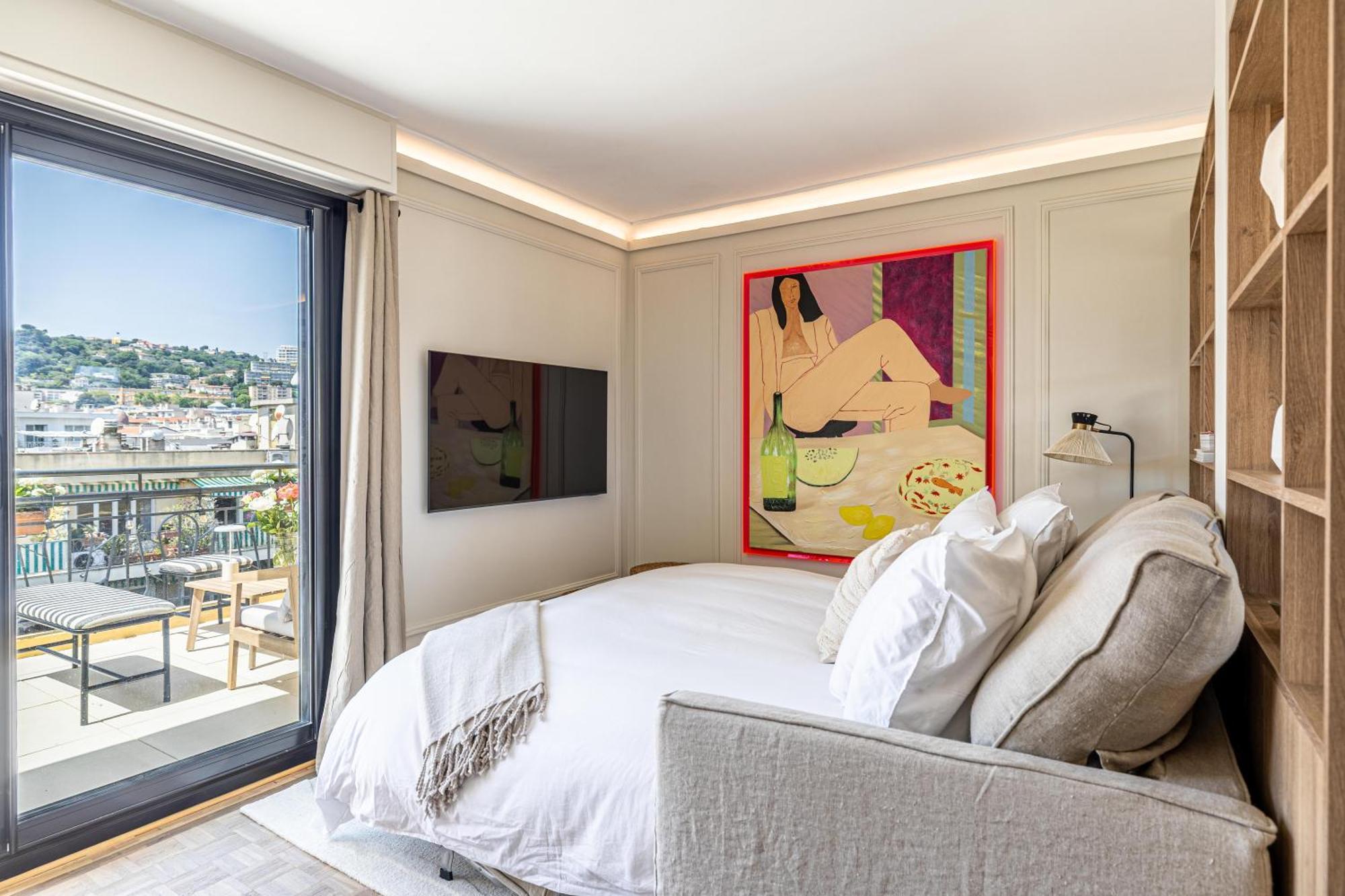 Luxurious Penthouse, 2 Bedroom Suites, 3 Spacious Terraces, Gorgeous Views Of Mountains And Sea, Apartment Nice