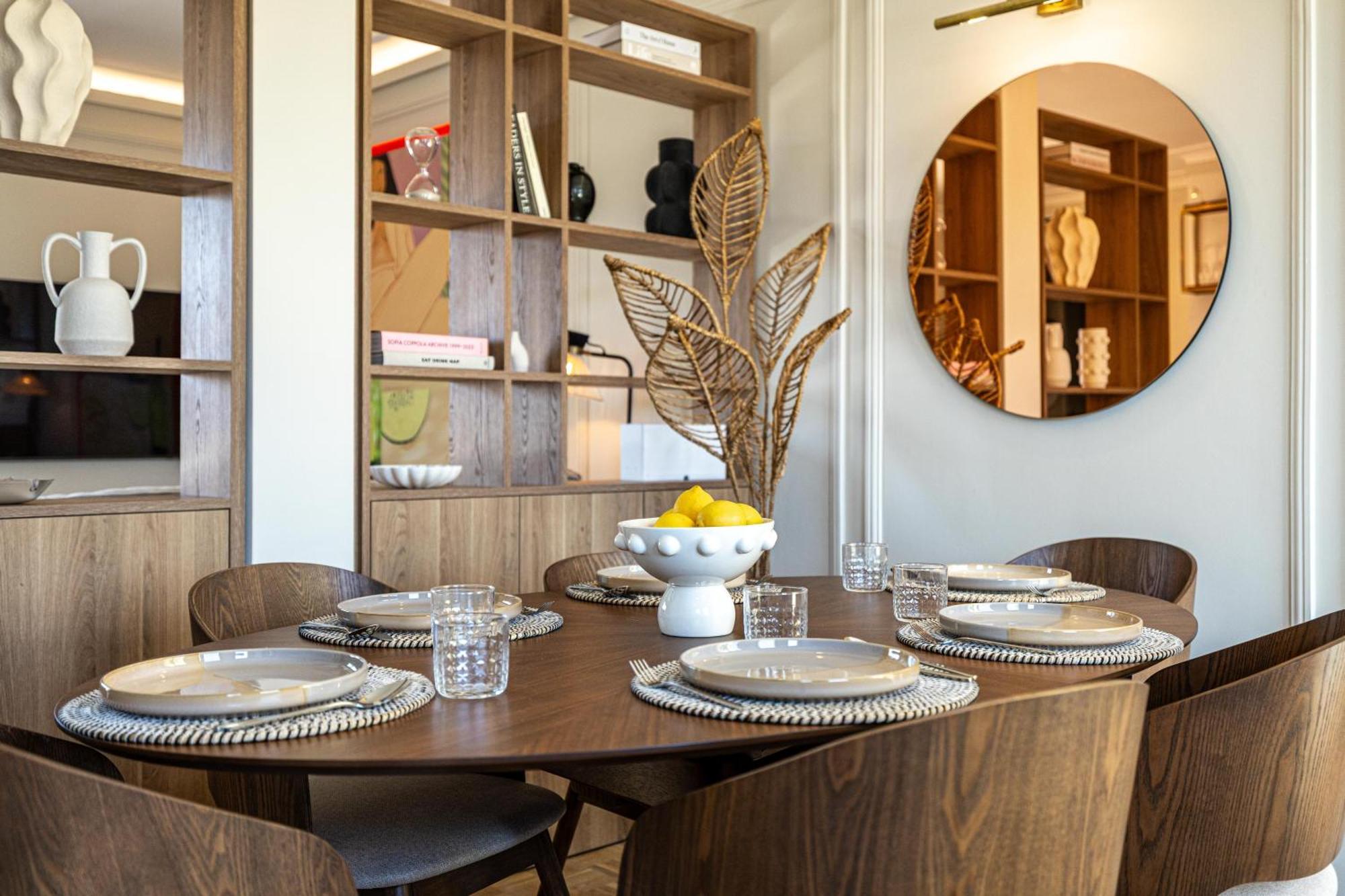 Apartment Luxurious Penthouse, 2 Bedroom Suites, 3 Spacious Terraces, Gorgeous Views Of Mountains And Sea, Nice