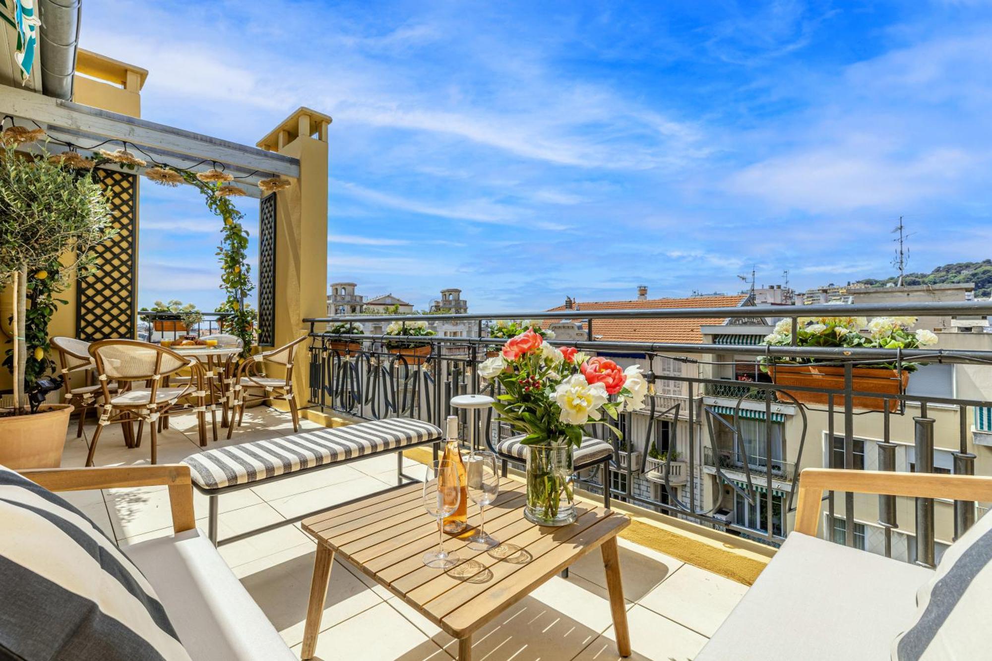 Luxurious Penthouse, 2 Bedroom Suites, 3 Spacious Terraces, Gorgeous Views Of Mountains And Sea, *