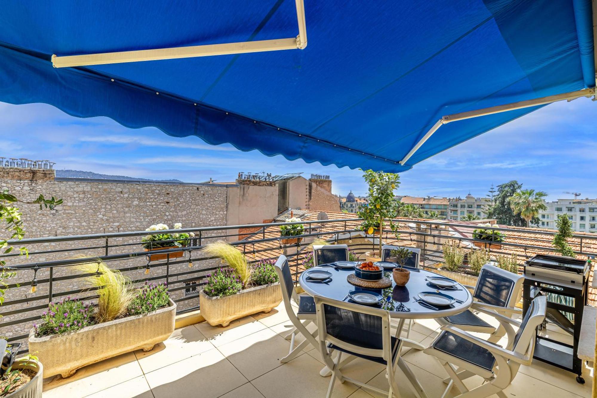 Apartment Luxurious Penthouse, 2 Bedroom Suites, 3 Spacious Terraces, Gorgeous Views Of Mountains And Sea,