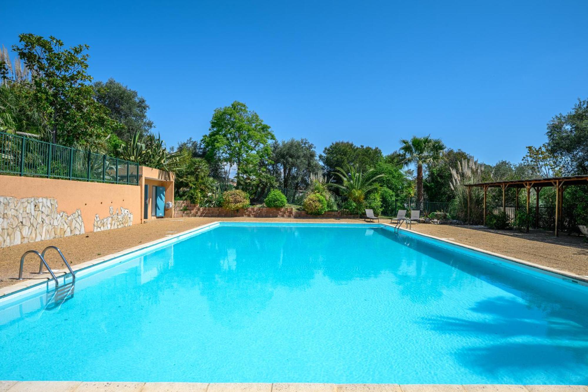 Apartment Fabron, Terrasse & Piscine Dans