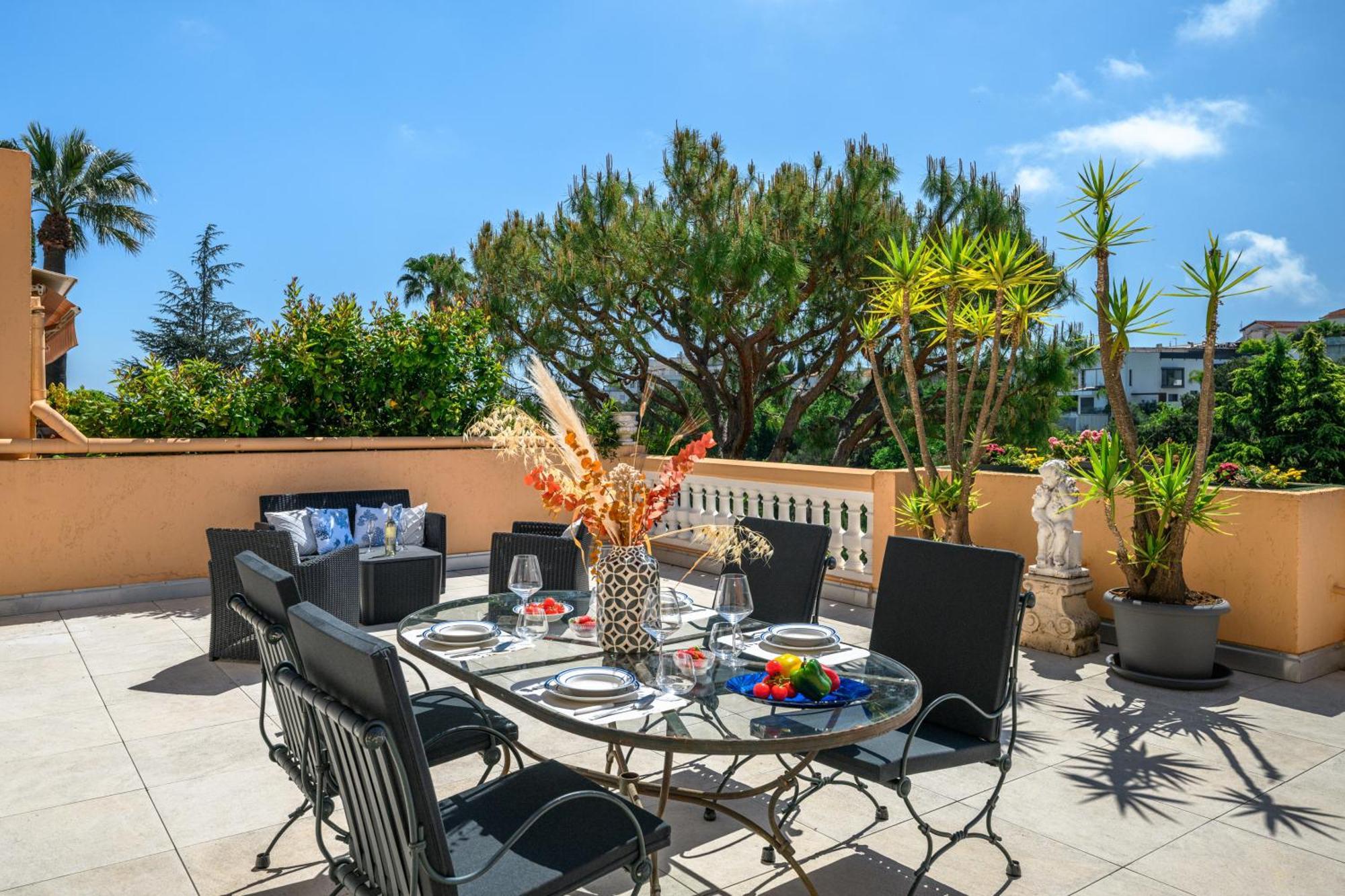 Apartment Fabron, Terrasse & Piscine Dans *