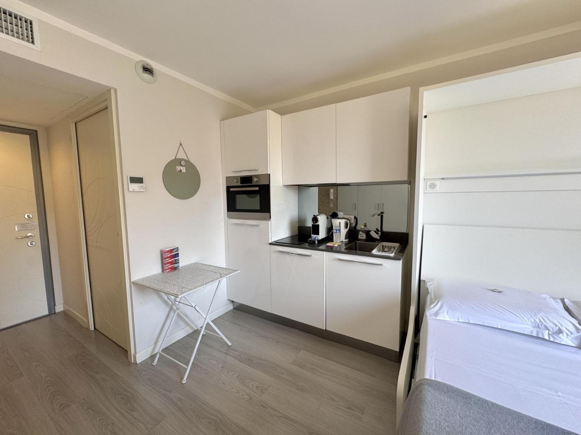 Apartment Riviera Nice: Old Town With Sea View Nice