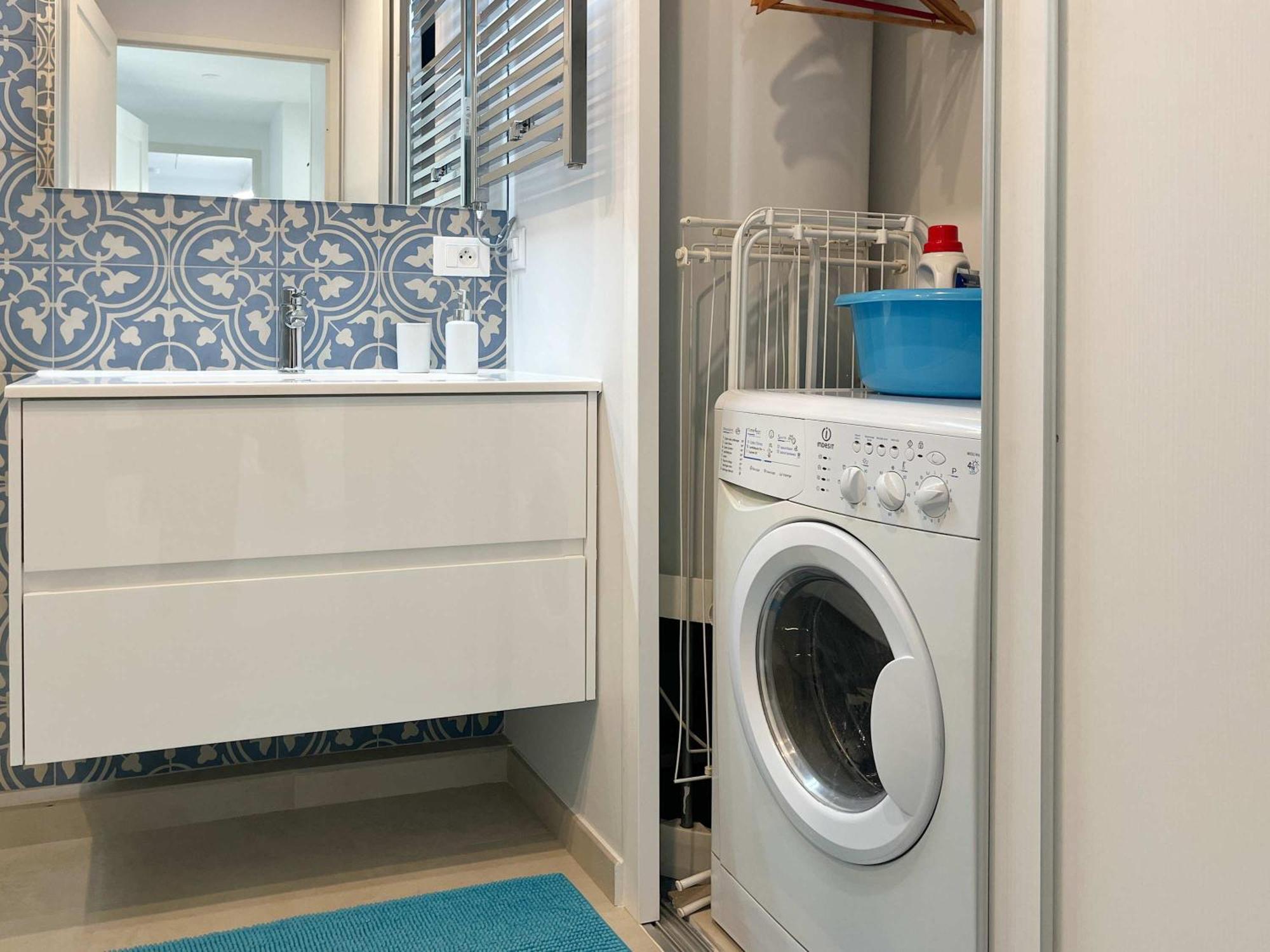 Risso - Charming One Bedroom With A Balcony Apartment