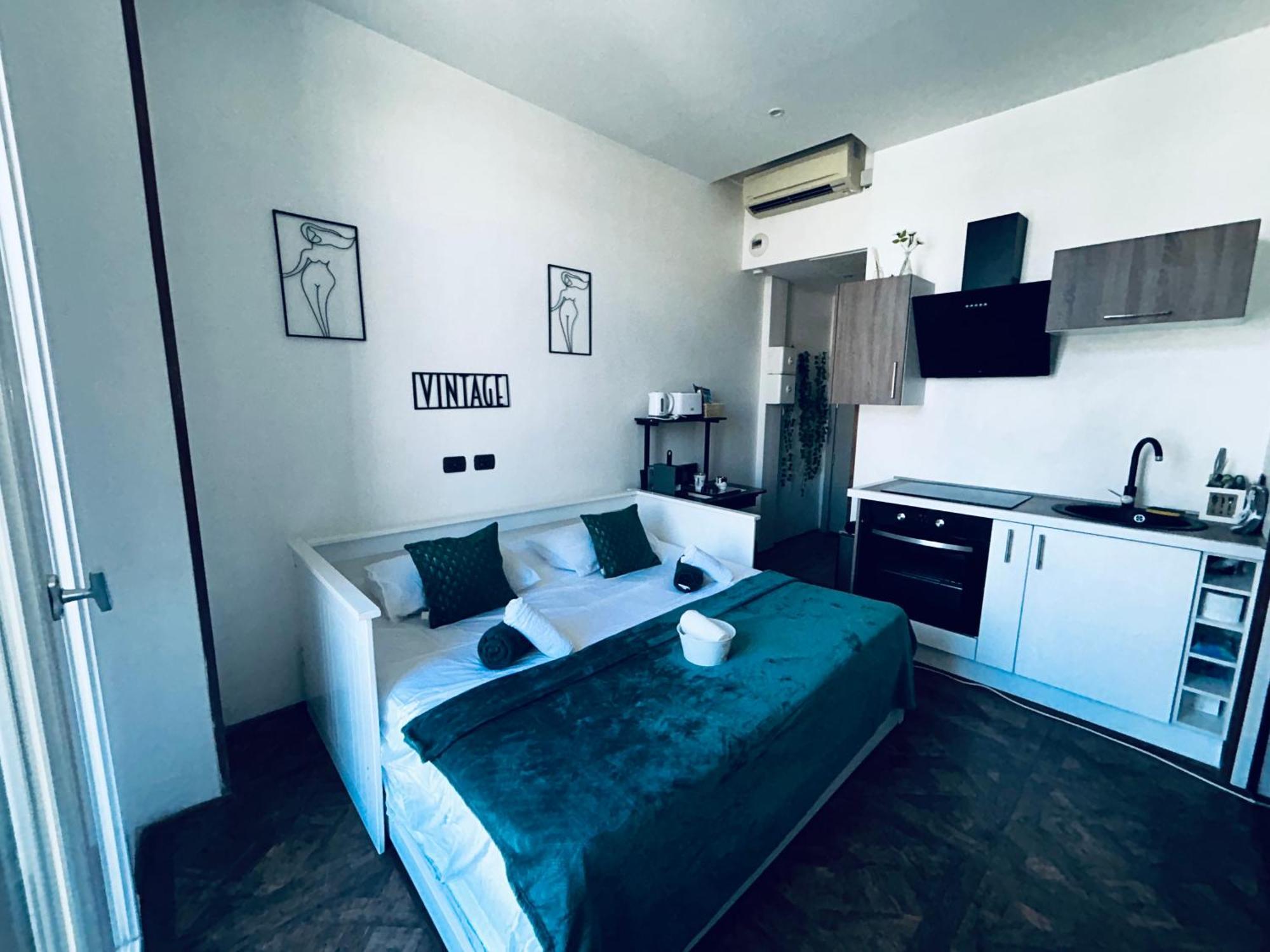 Lovely Air Conditonned Center * Nice