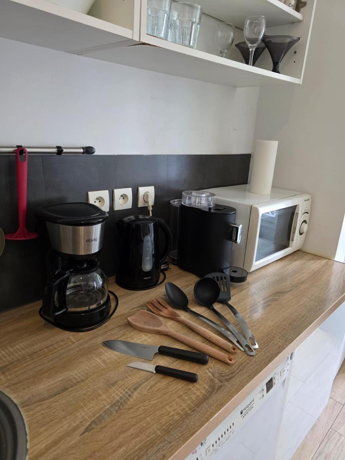 2 Spacious Bedrooms Near Riquier Station! Nice