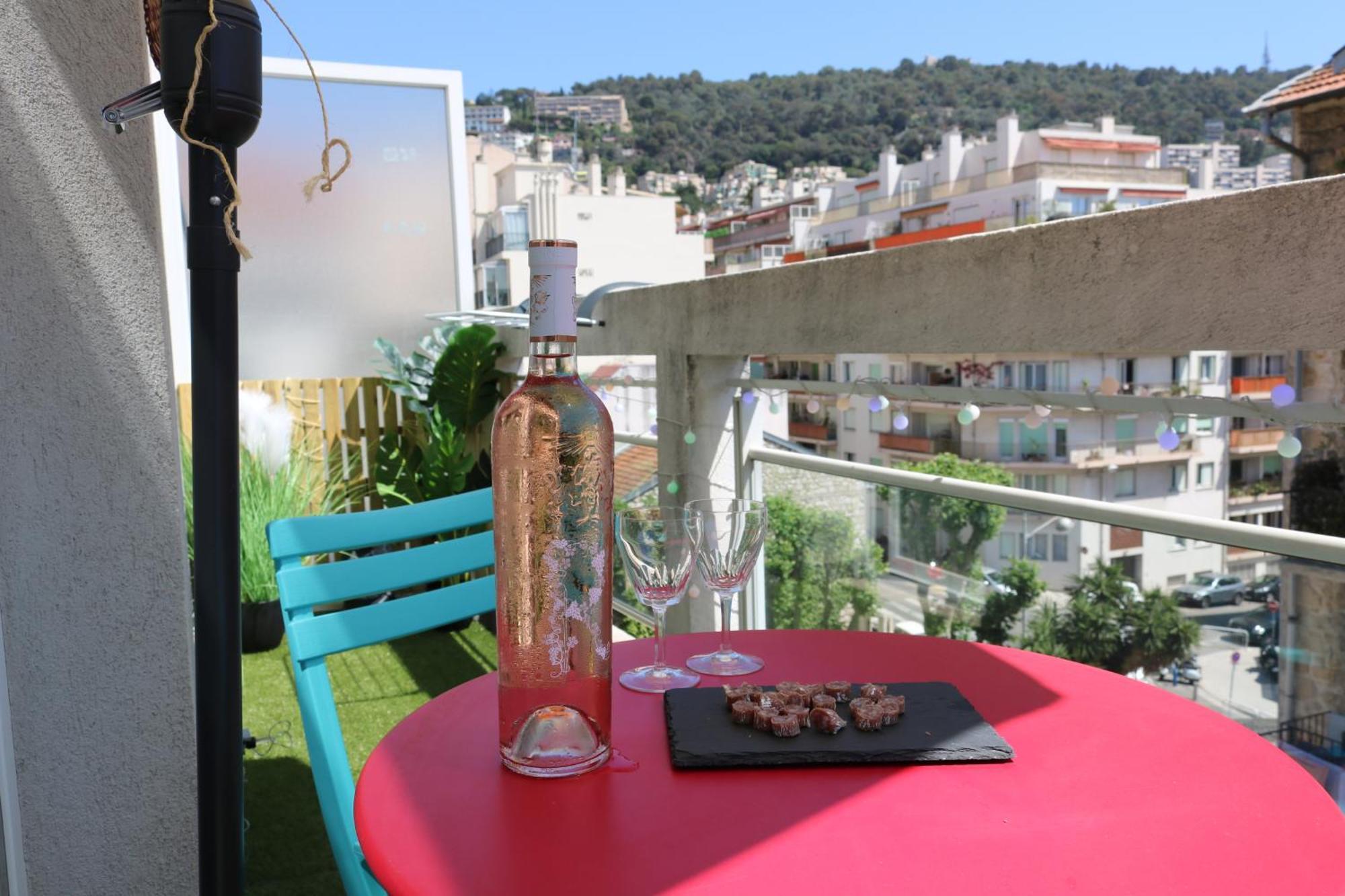 Apartment Climatise Avec Terrasse Ensoleillee