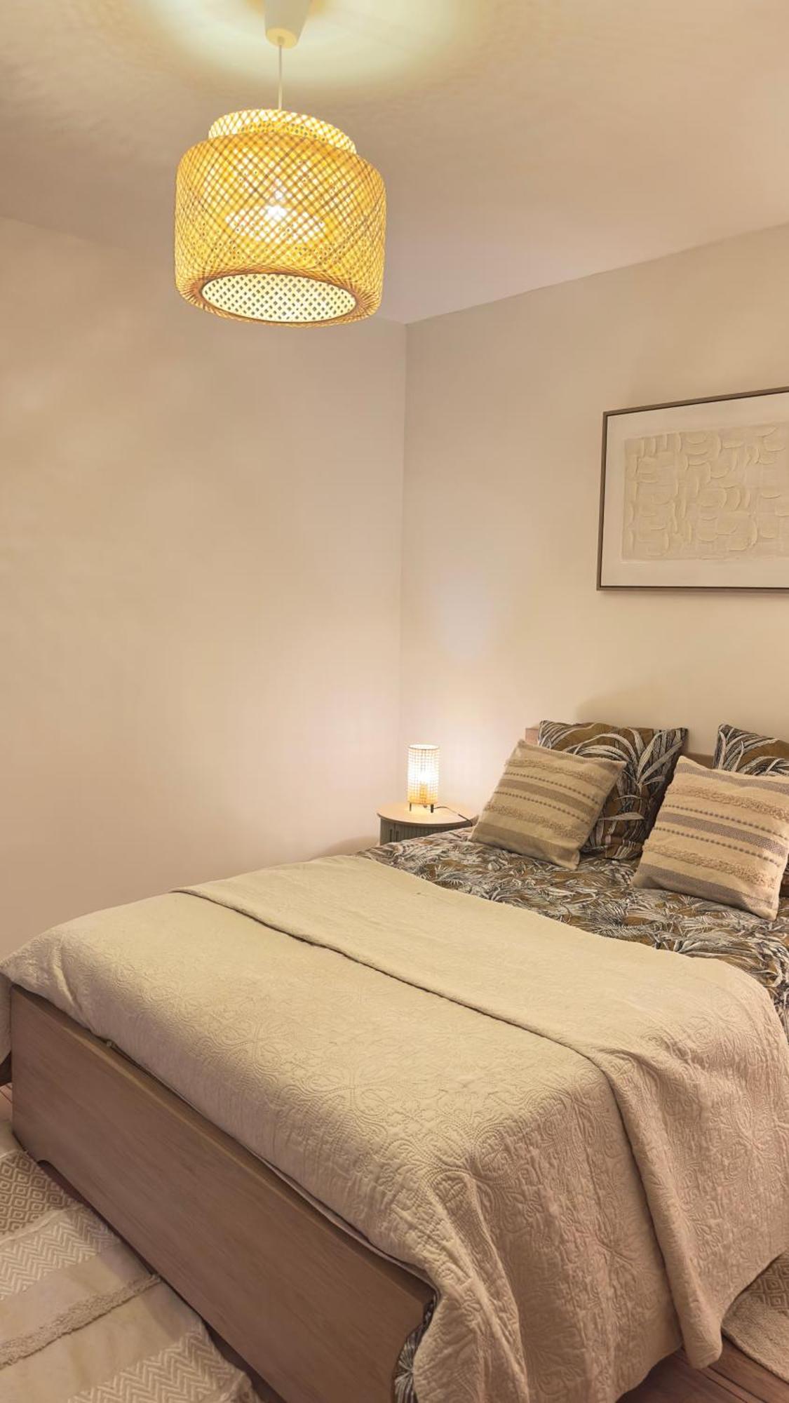 Apartment Grand 2 Pieces Avec Grande Terrasse A 15mn Centre-ville, Gare Et Promenade Des