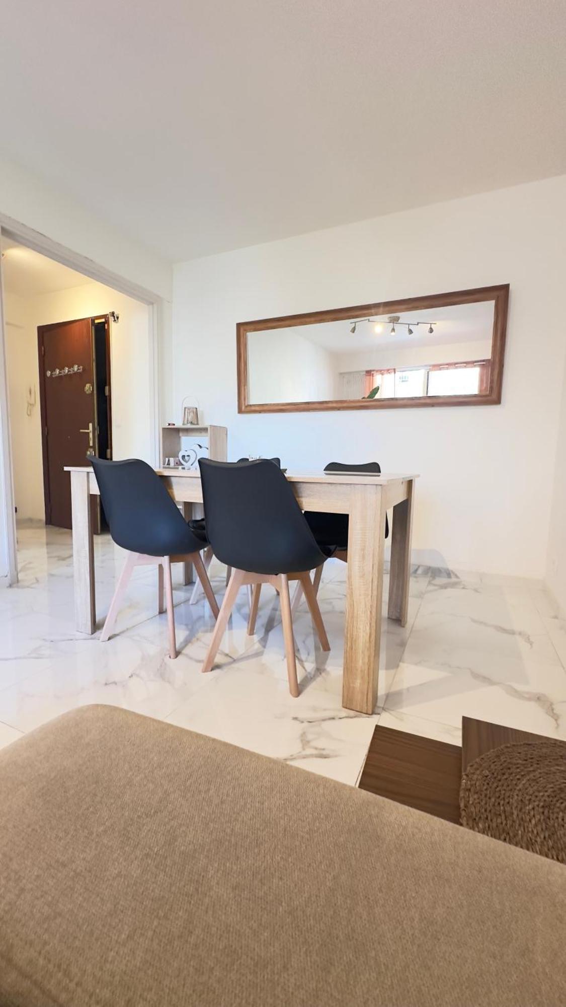 Apartment Grand 2 Pieces Avec Grande Terrasse A 15mn Centre-ville, Gare Et Promenade Des *