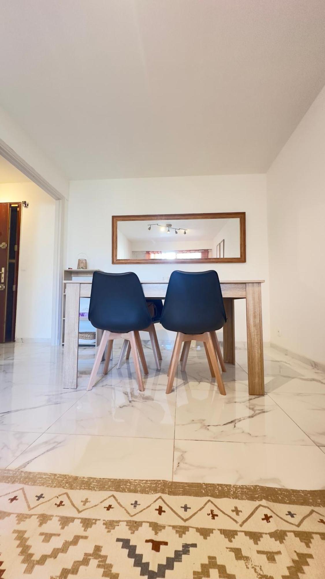 Grand 2 Pieces Avec Grande Terrasse A 15mn Centre-ville, Gare Et Promenade Des *