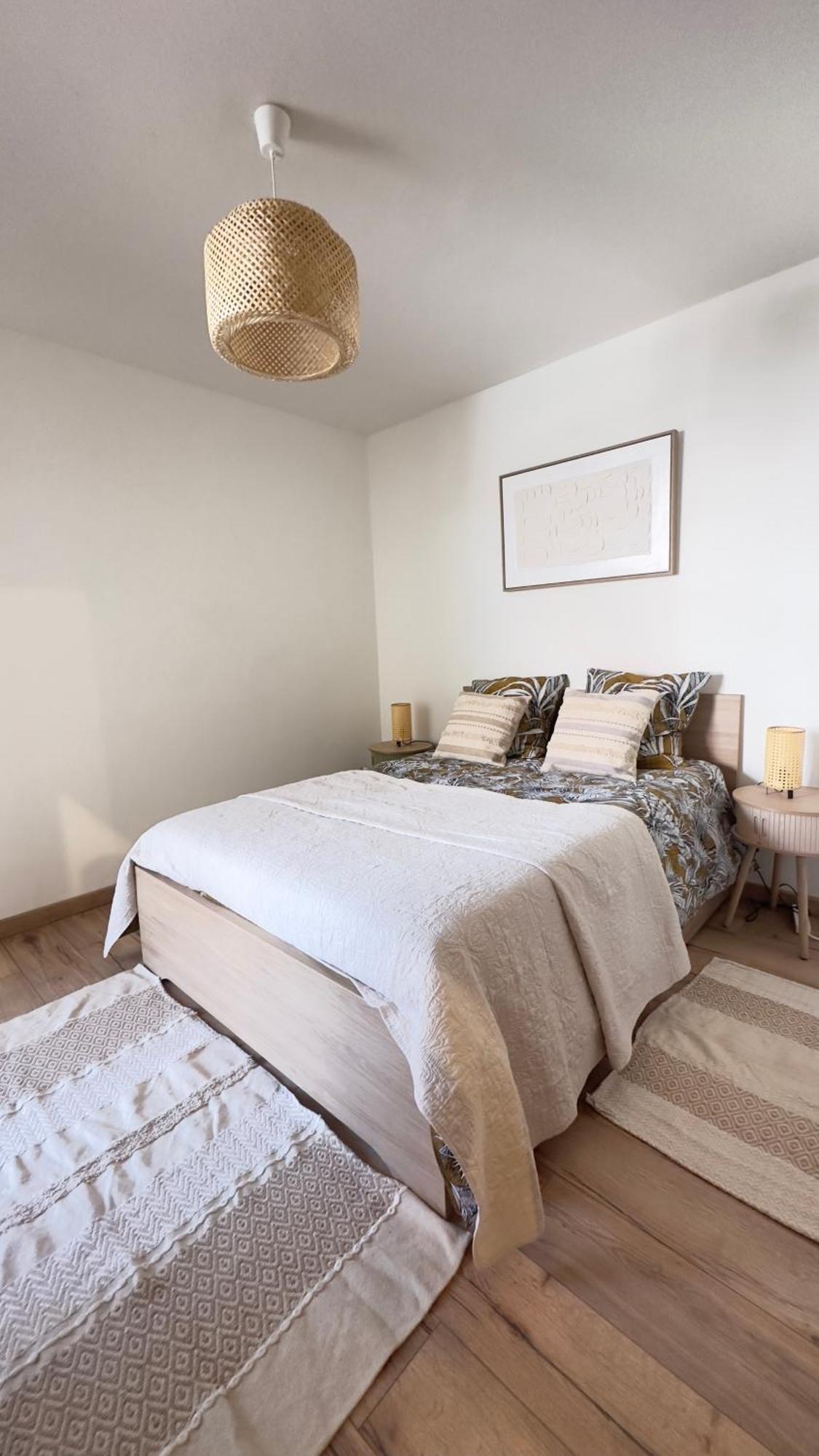 Grand 2 Pieces Avec Grande Terrasse A 15mn Centre-ville, Gare Et Promenade Des