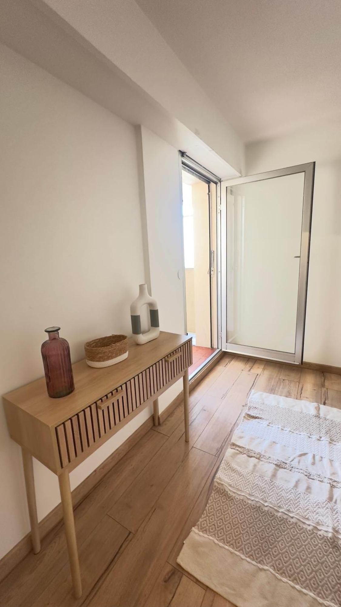 Grand 2 Pieces Avec Grande Terrasse A 15mn Centre-ville, Gare Et Promenade Des * Nice