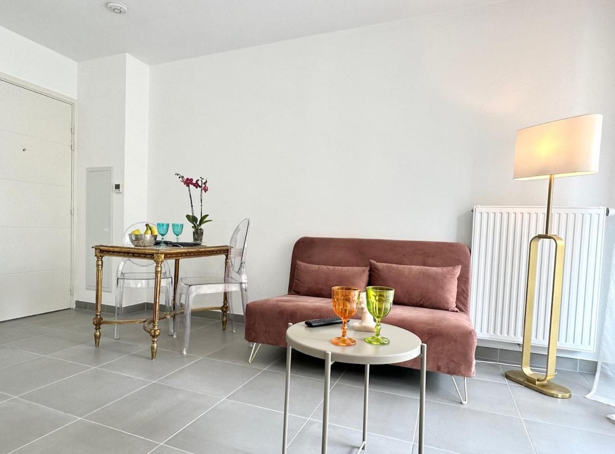 Port Of - With Balcony Apartment