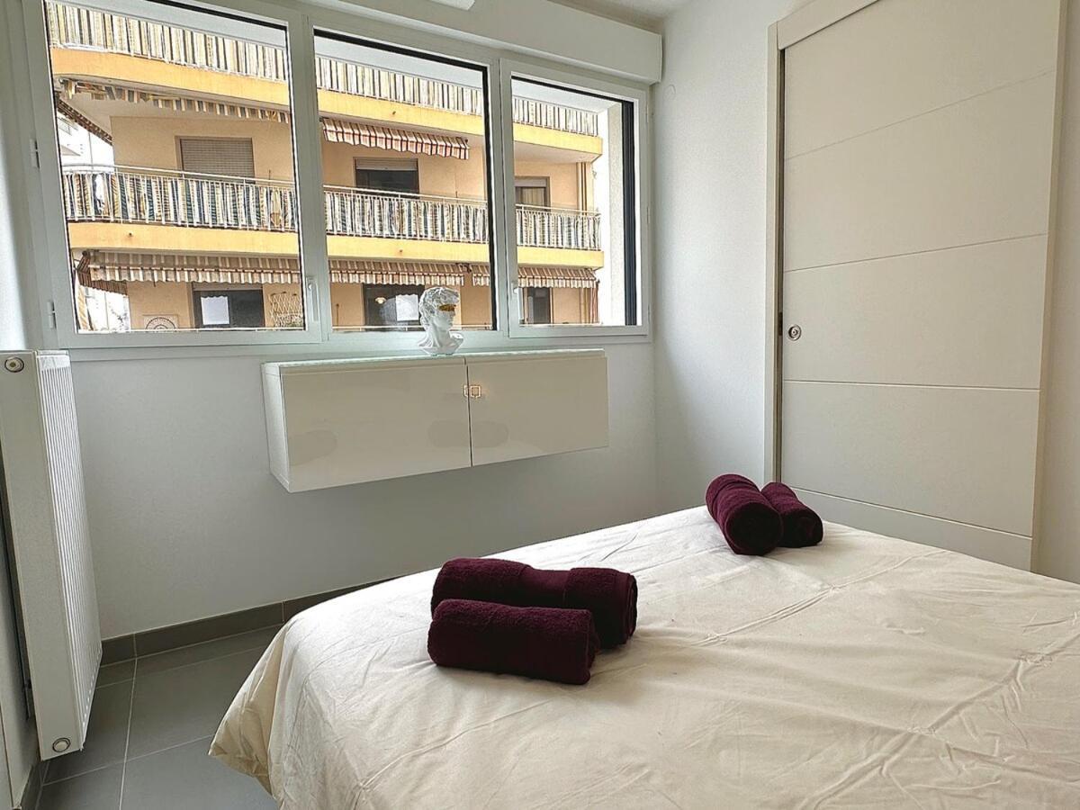 Port Of - With Balcony Nice