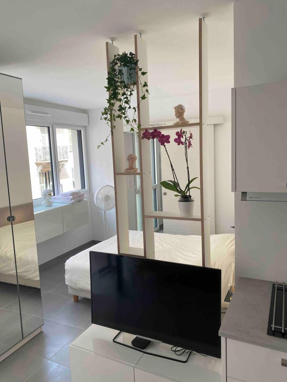 Apartment Port Of - With Balcony