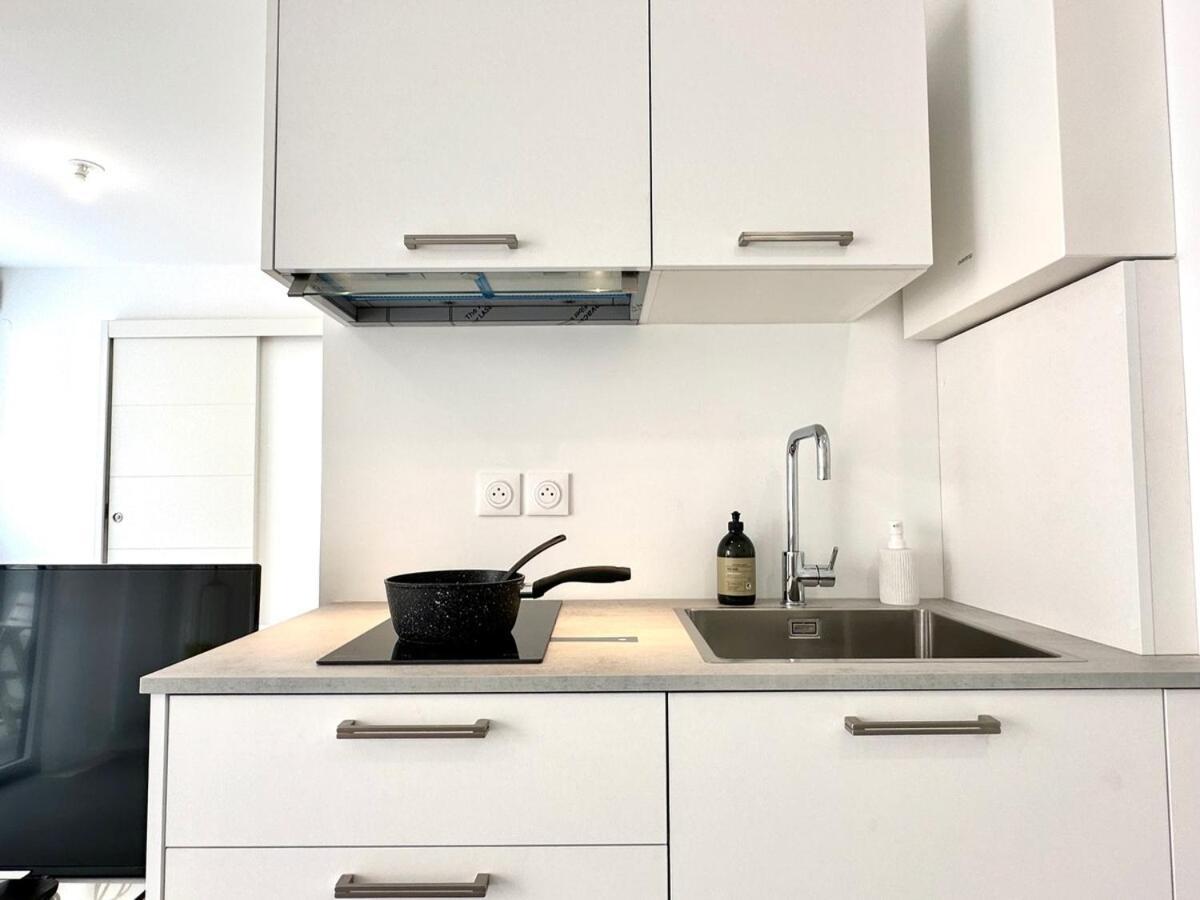 Apartment Port Of - With Balcony Nice