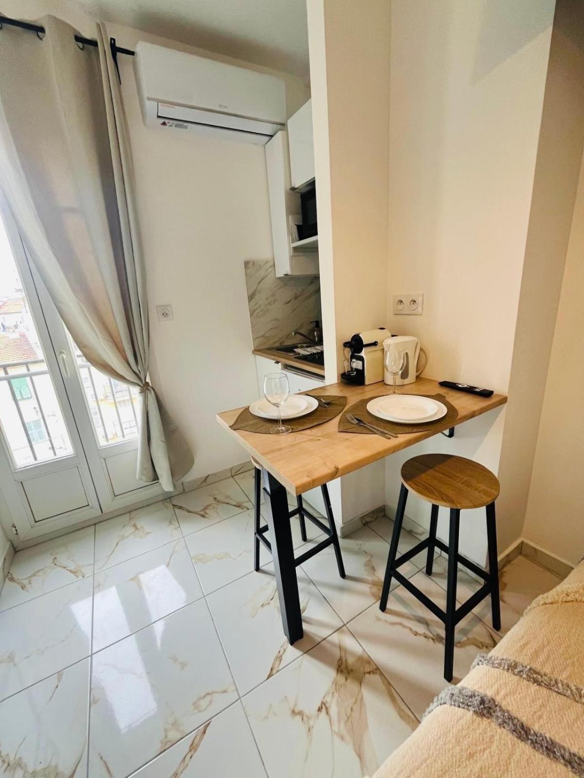 Sweethome Massena Apartment