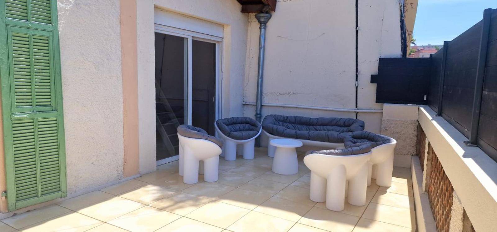 Sunset Atypical With Air Conditioning